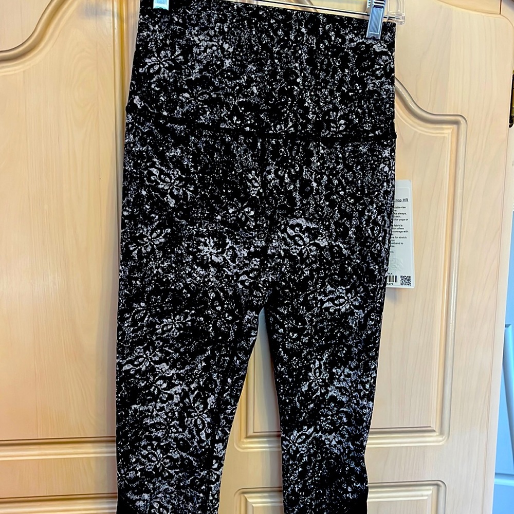 Lululemon Wunder Under crop